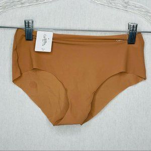 Calvin Klein Invisibles Hipster Underwear D3429